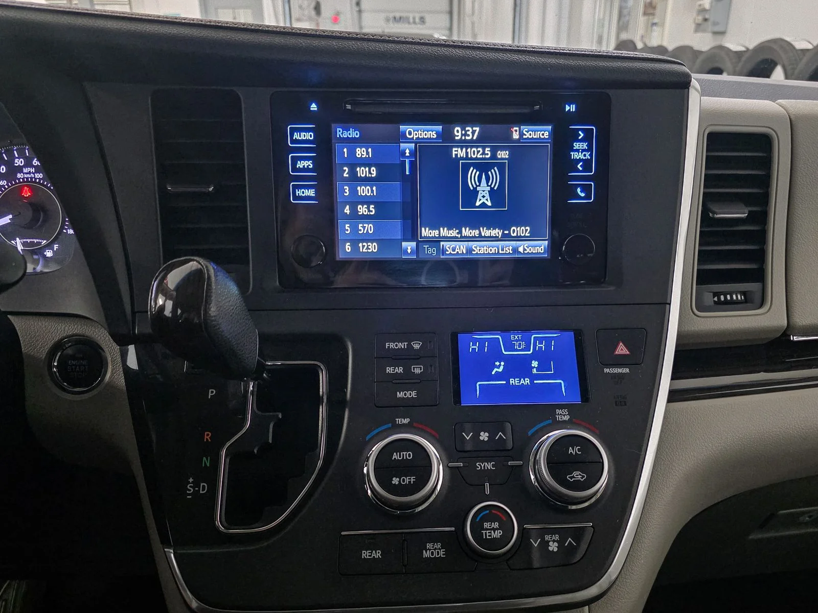 Used 2016 Red Toyota XLE image 30