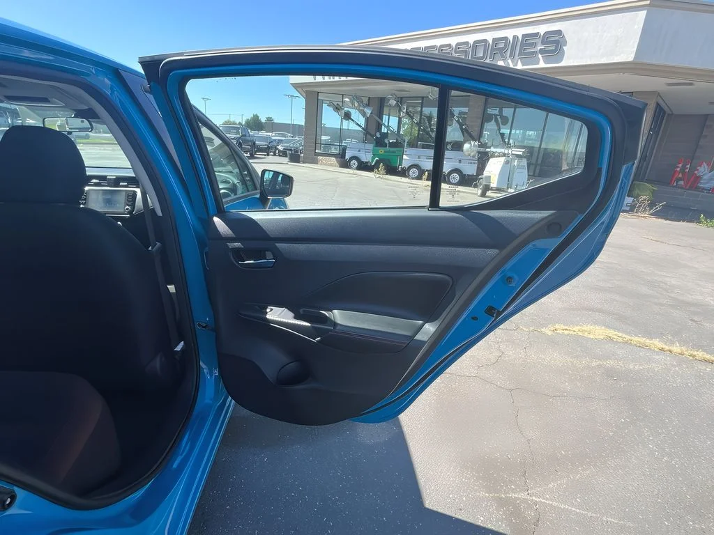 2025 Nissan Versa Sedan SR - Photo 31