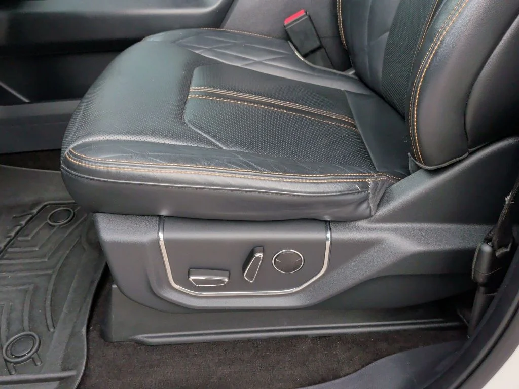 Used 2022 White Ford Platinum image 14