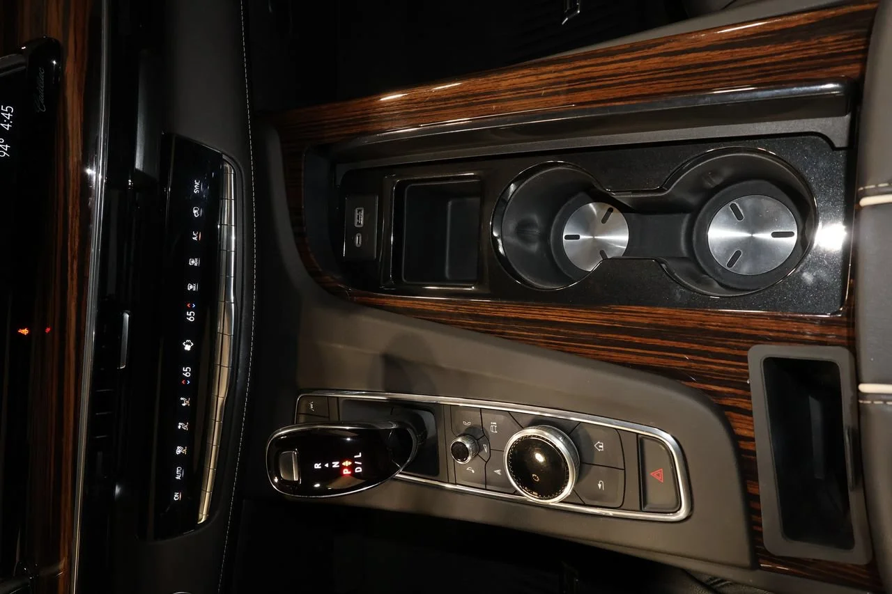 Used 2023 Crystal White Tricoat Cadillac Luxury image 15