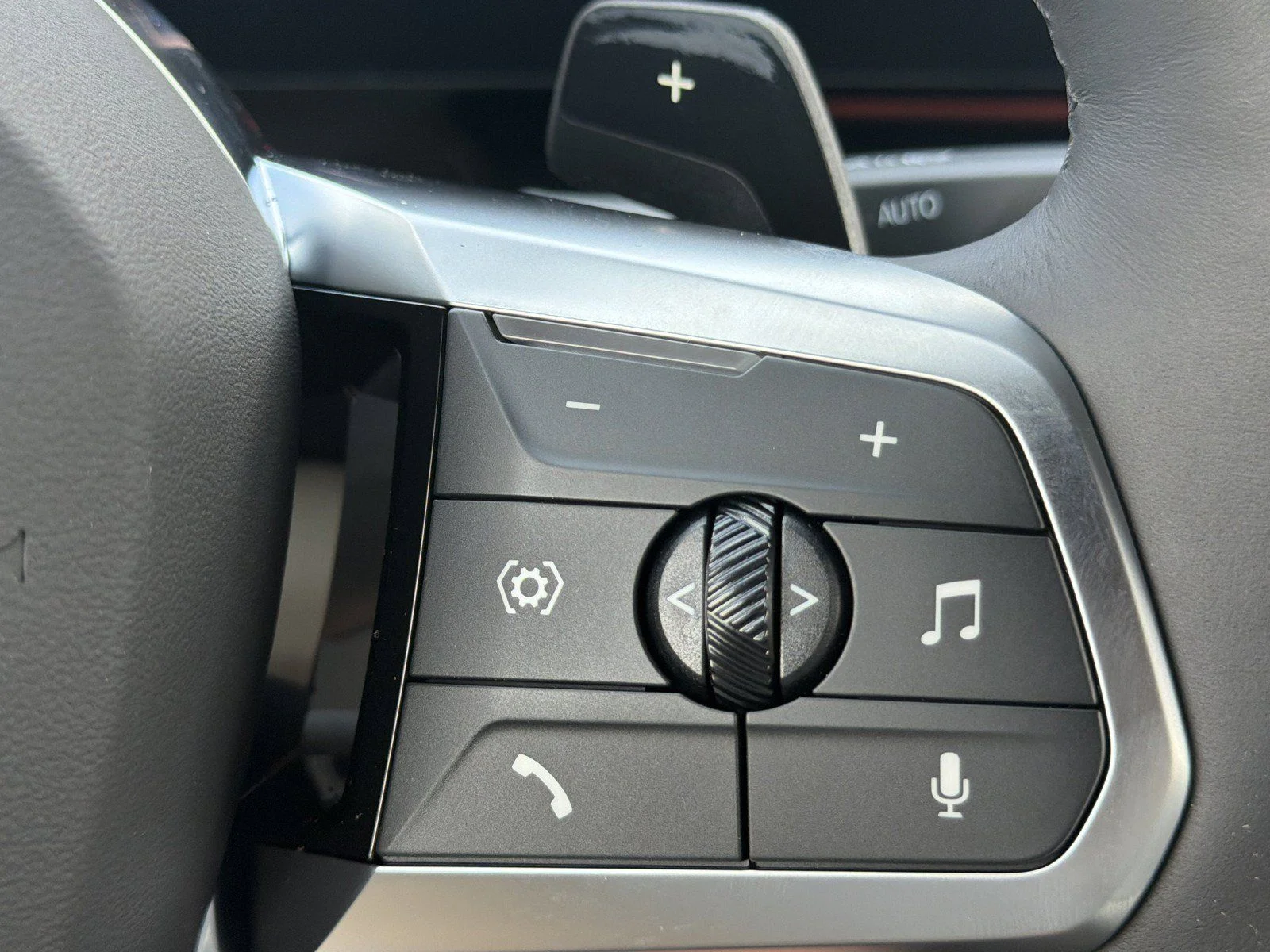 New 2026 Brooklyn Grey Metallic BMW xDrive28i image 32