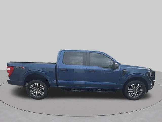 Used 2022 Blue Ford XL image 2