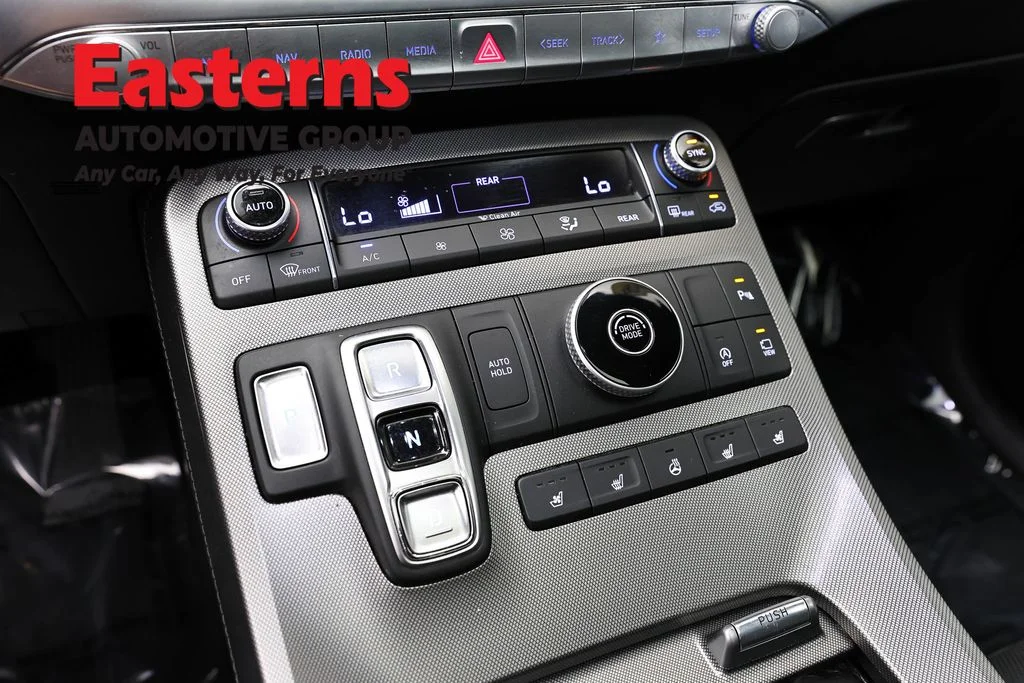 Used 2020 White Hyundai Limited image 13