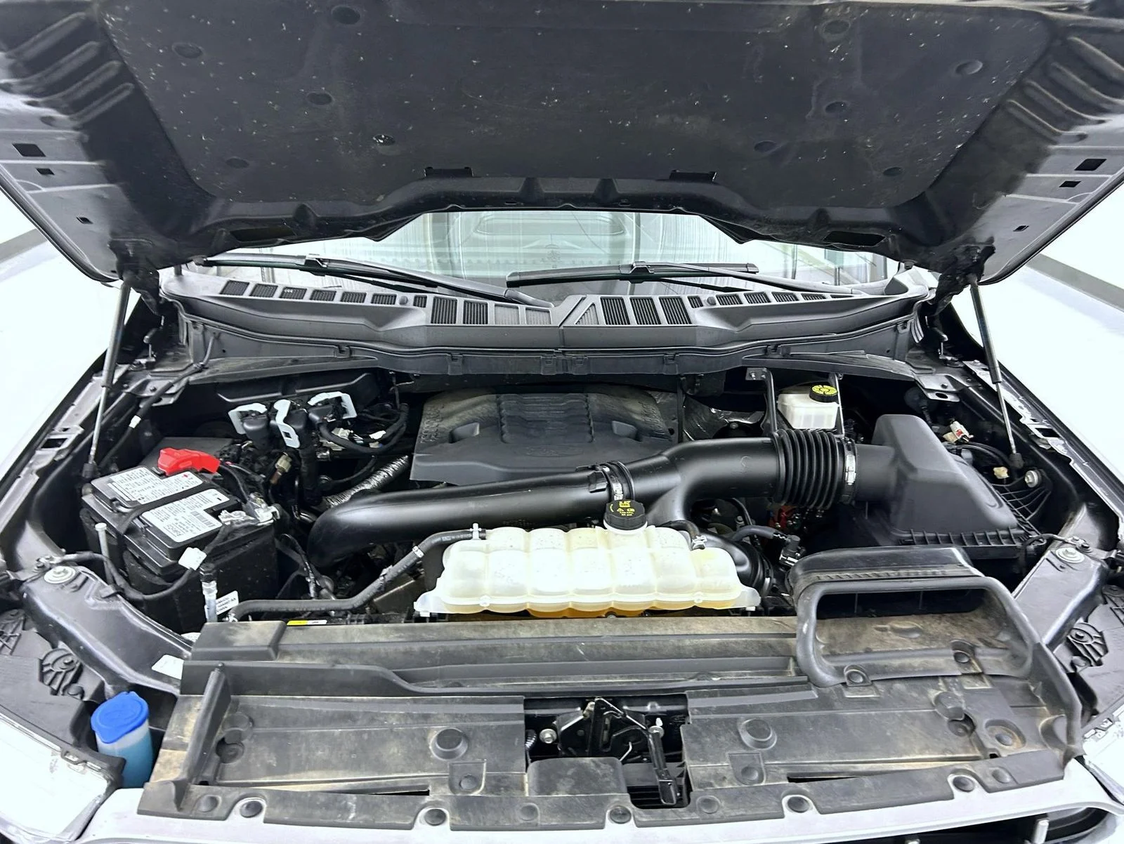 Used 2023 Gray Ford Lariat image 25
