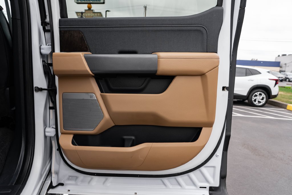Used 2022 Oxford White Ford Lariat image 31