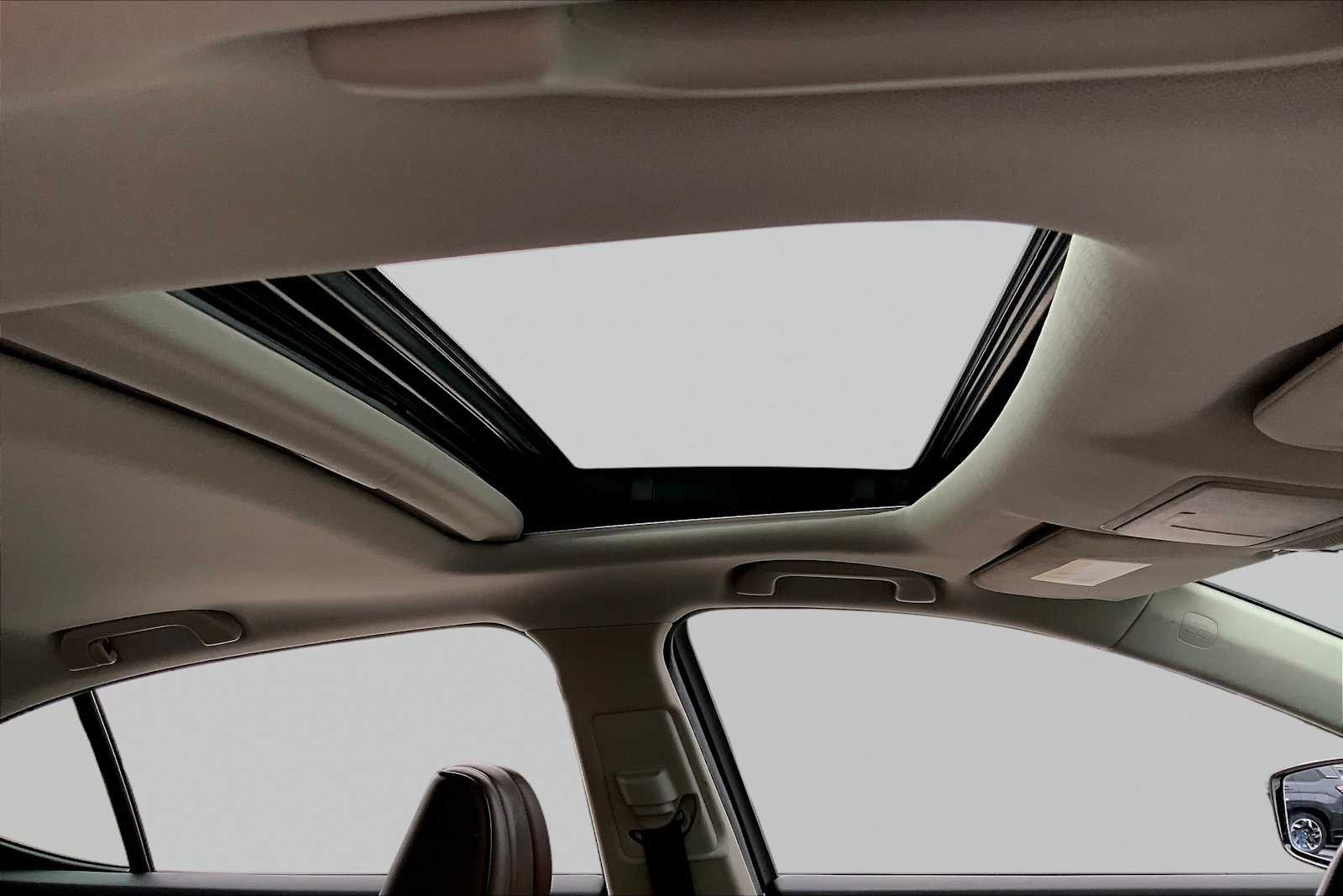Used 2020 Platinum White Pearl Acura w/Technology Pkg image 14