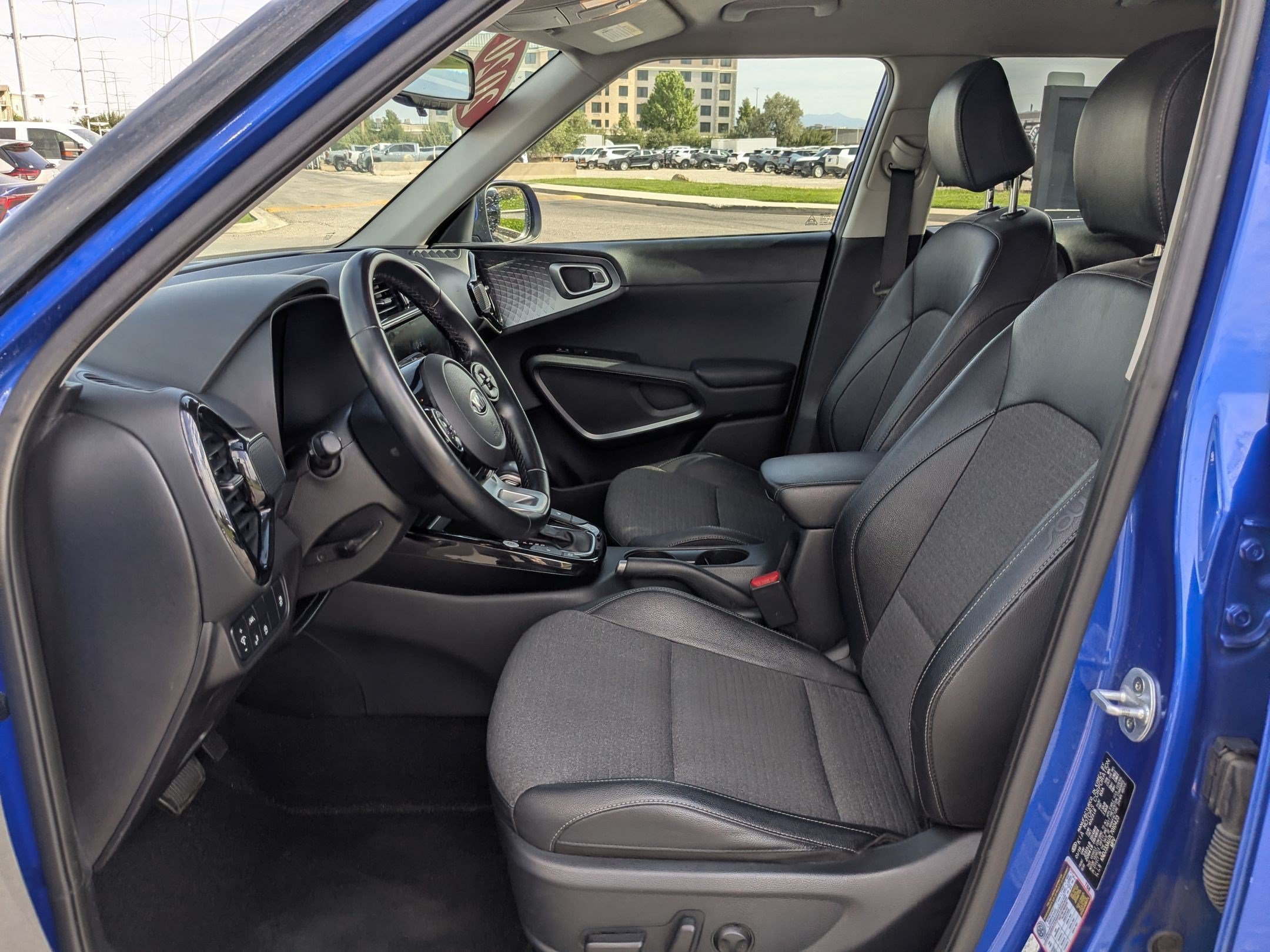 Used 2020 Neptune Blue Kia EX image 23