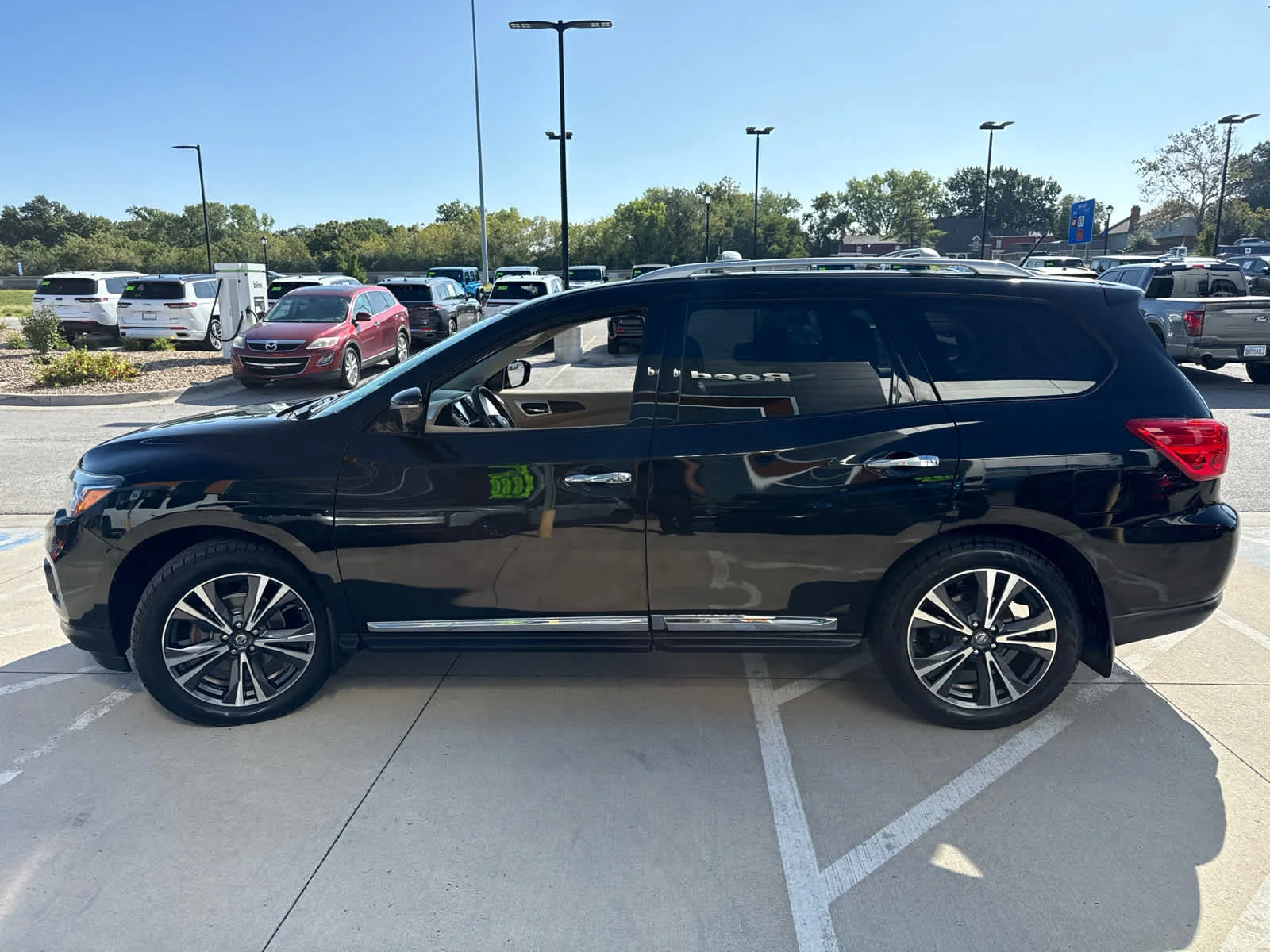 Used 2017 Magnetic Black Metallic Nissan Platinum image 8