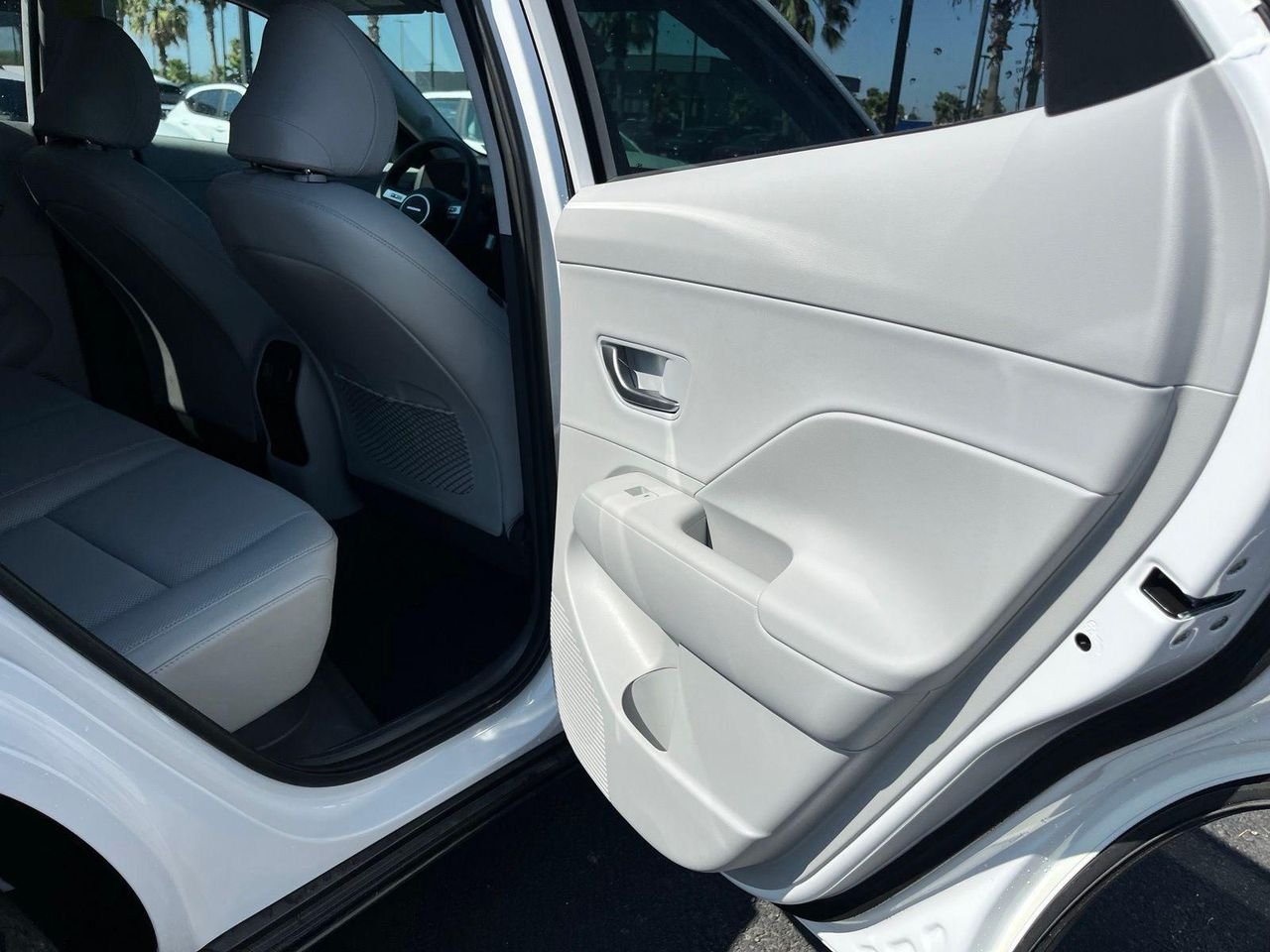 New 2026 White Hyundai SEL Premium FWD image 18