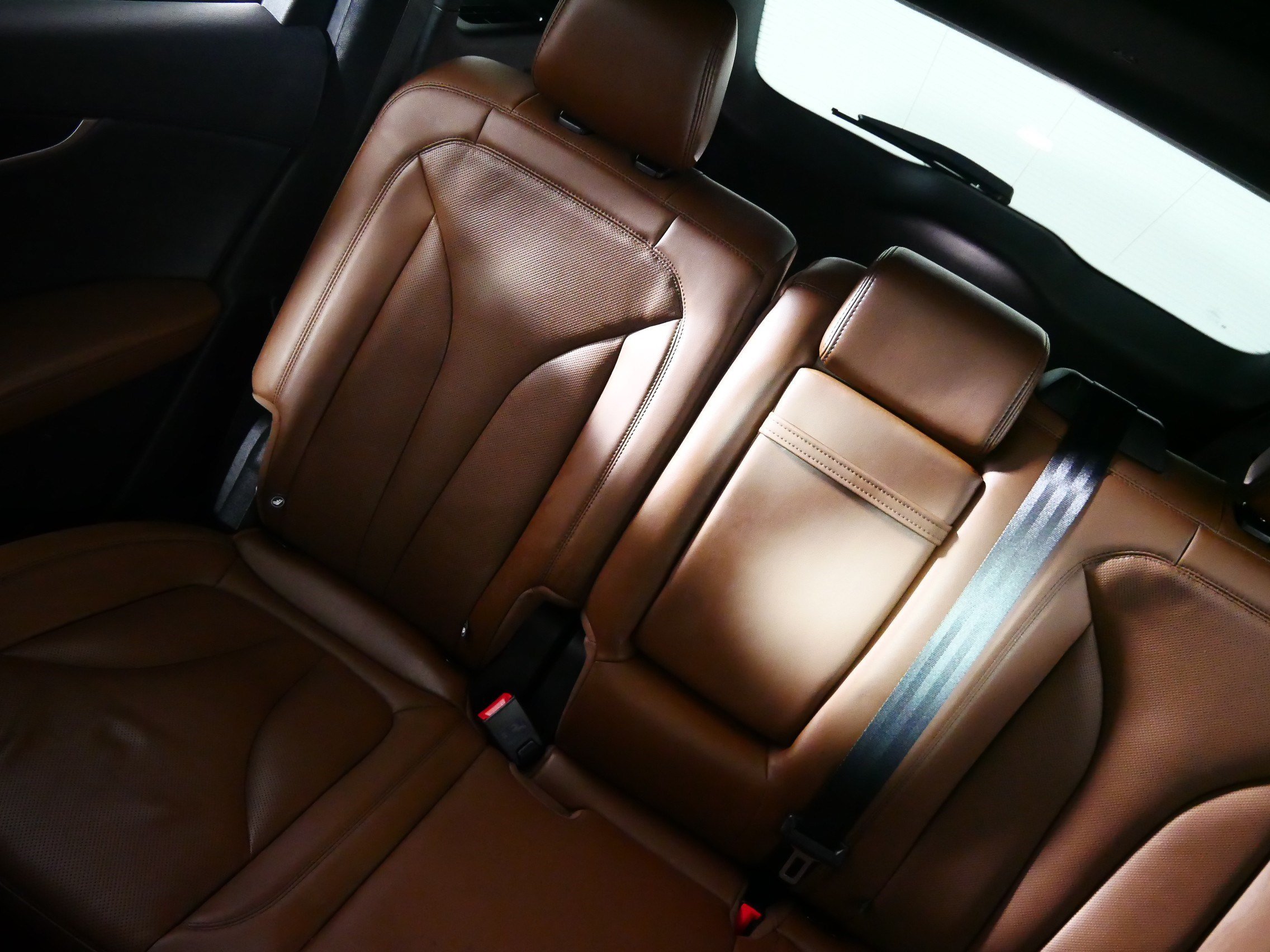 Used 2022 Ceramic Pearl Metallic Tinted Clearcoat Lincoln Reserve image 12