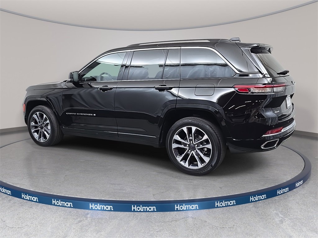 2023 Jeep Grand Cherokee Overland photo 2