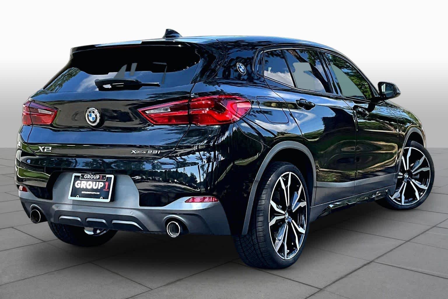 Used 2018 Black Sapphire Metallic BMW xDrive28i image 13