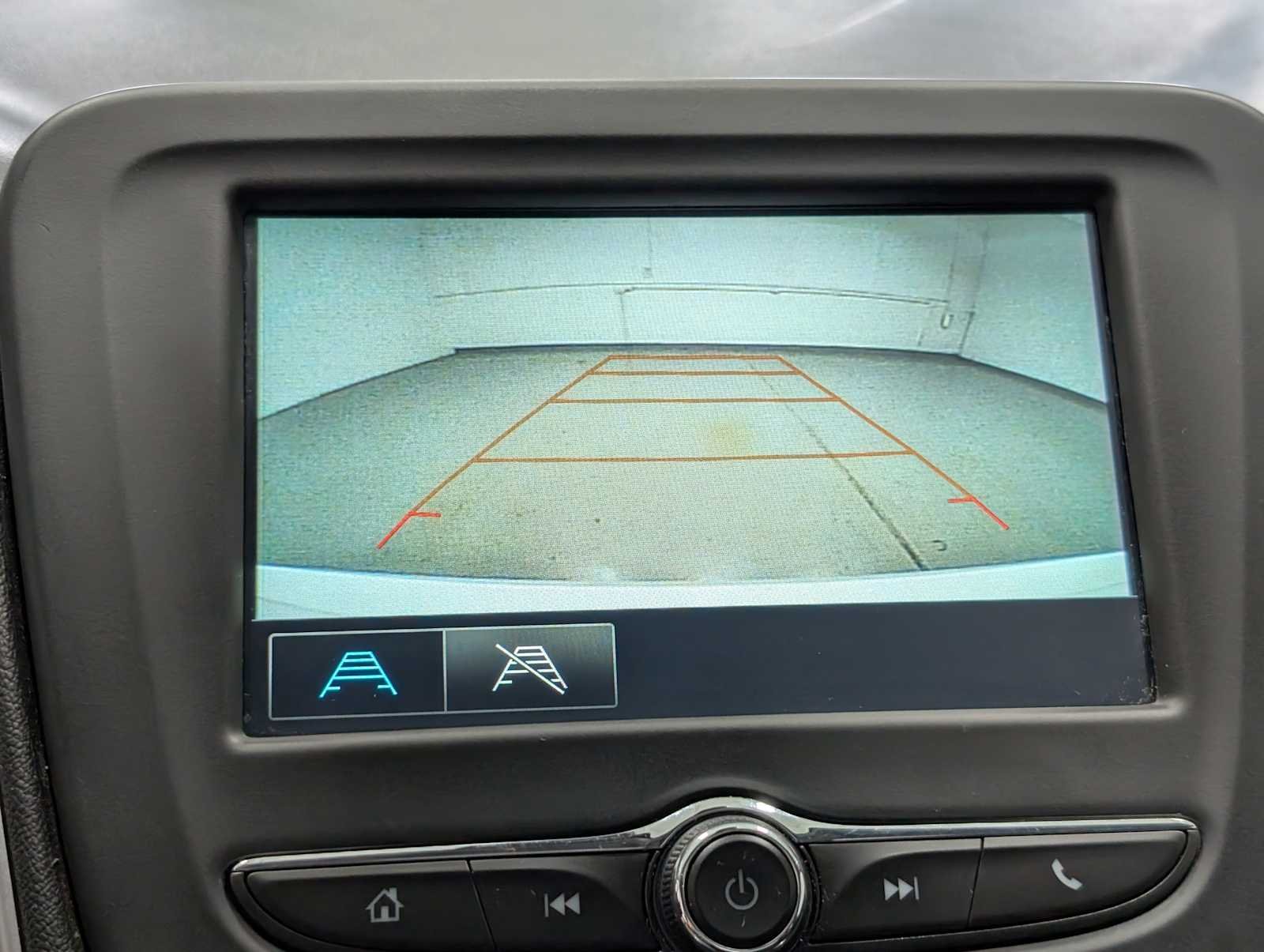 Used 2018 Summit White Chevrolet LS image 24