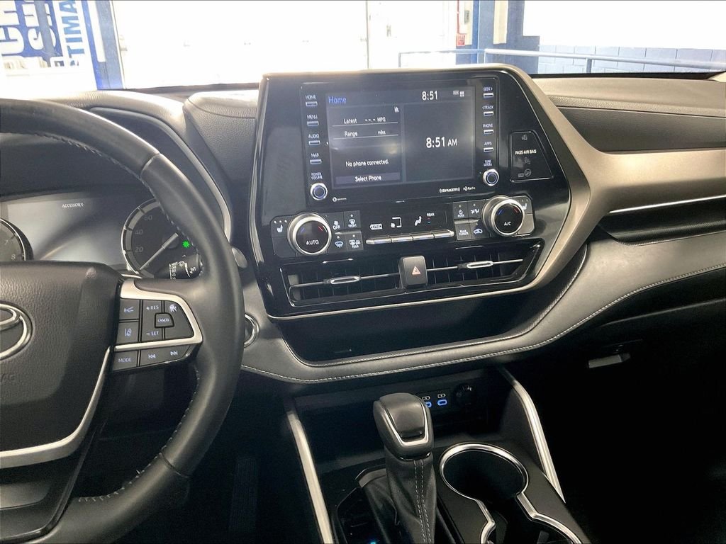 Used 2022 Red Toyota XLE image 18