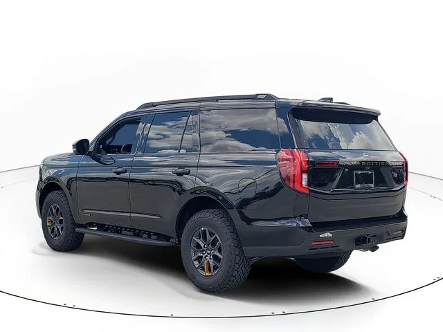 New 2026 Black Metallic Ford Tremor image 7