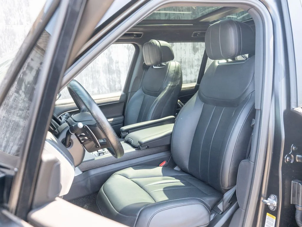 Certified Used 2025 Black Land Rover SE image 20