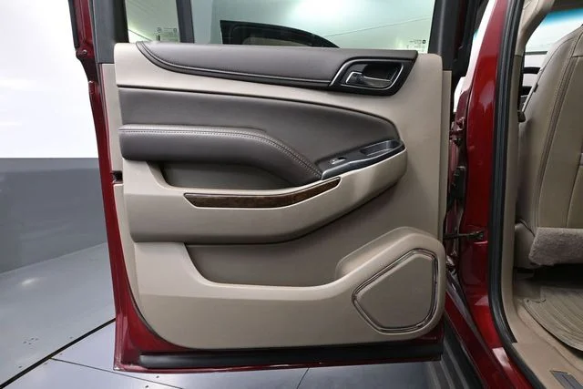 2020 Chevrolet Suburban LT - Photo 40