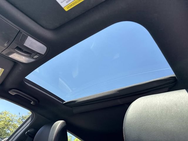 Used 2020 Black Hyundai Turbo image 4