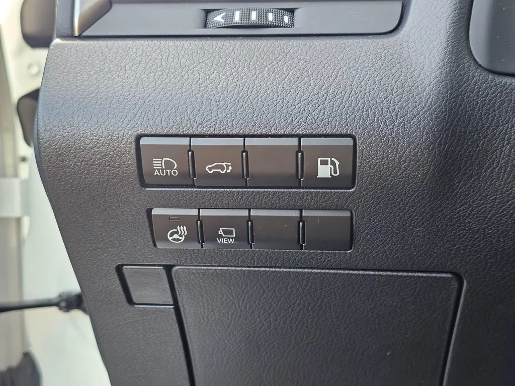 Used 2022  Lexus RX 450hL image 26