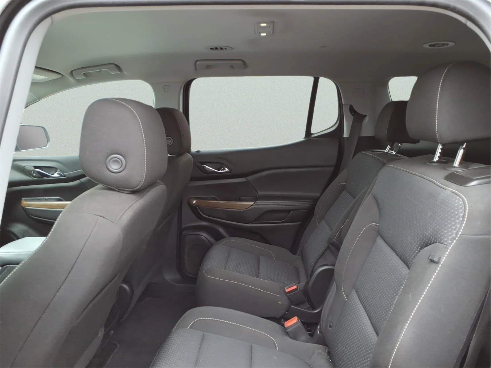Used 2023 Ebony Twilight Metallic GMC SLE image 11