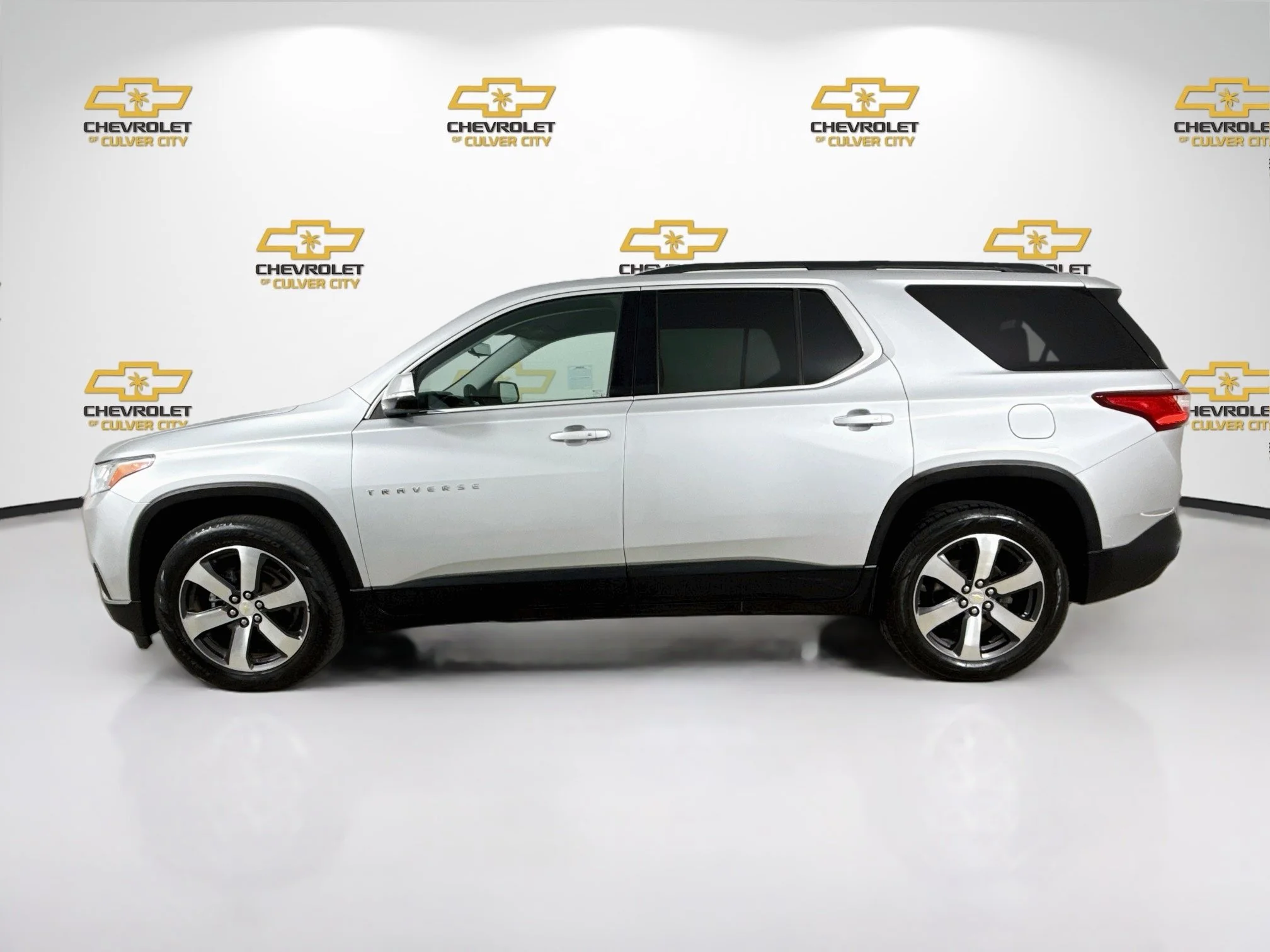 Used 2021 SILVER ICE METALLIC Chevrolet LT Leather image 5