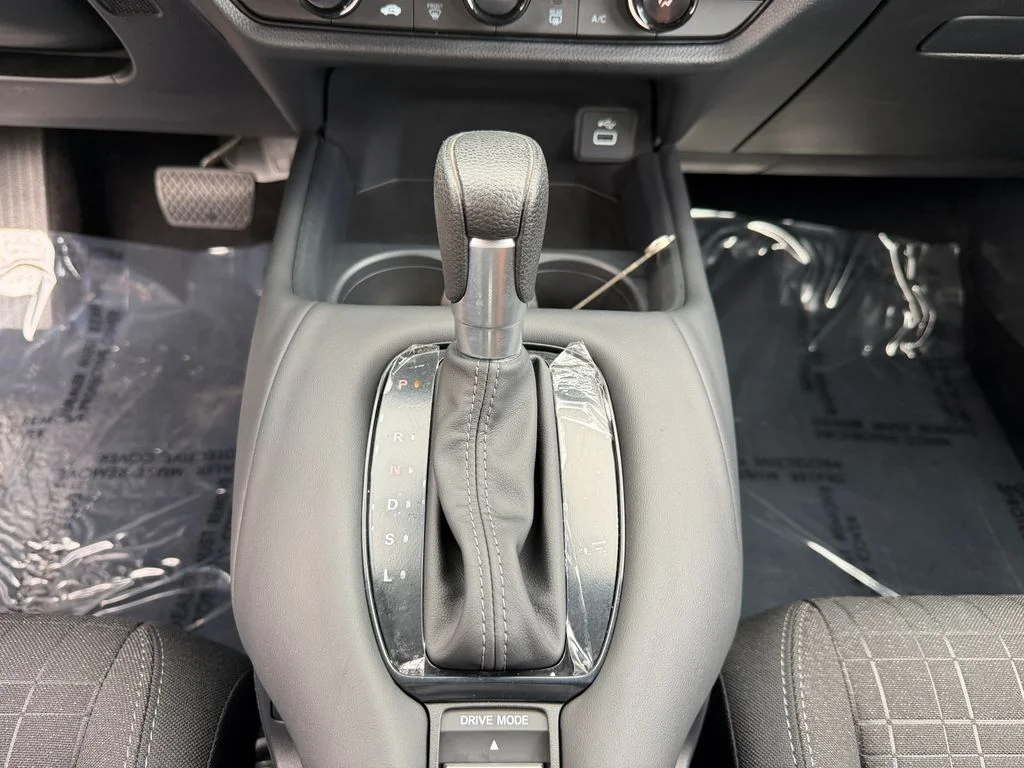 2025 Honda HR-V LX - Photo 25