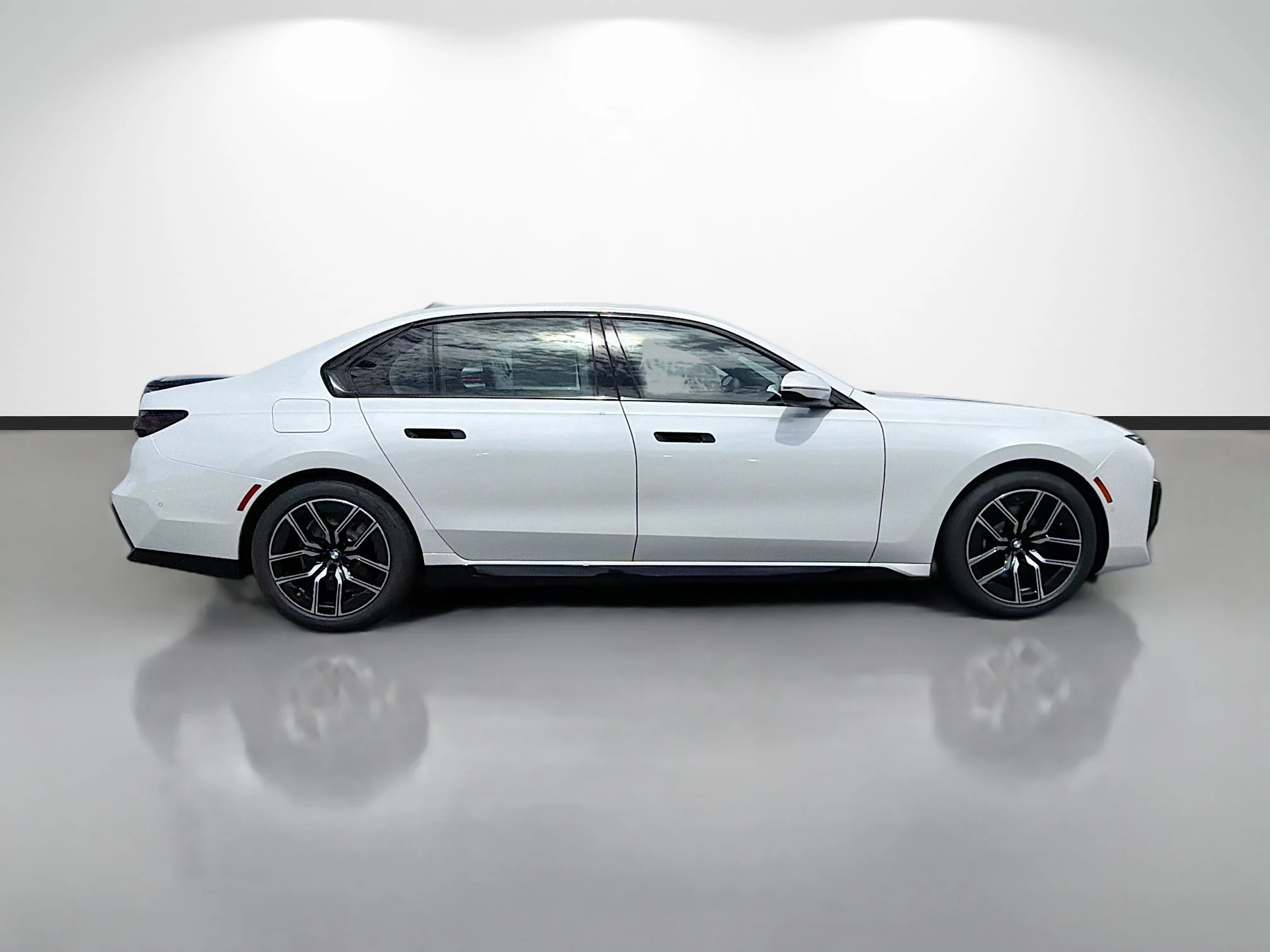 New 2026 Mineral White Metallic BMW 740i image 2