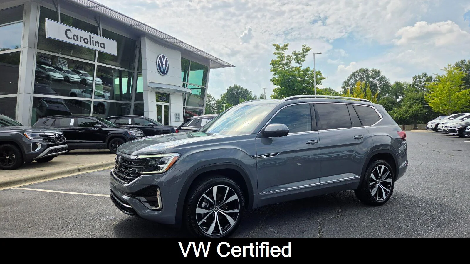 Certified Used 2025 Pure Gray Volkswagen 2.0T SEL Premium R-Line image 1