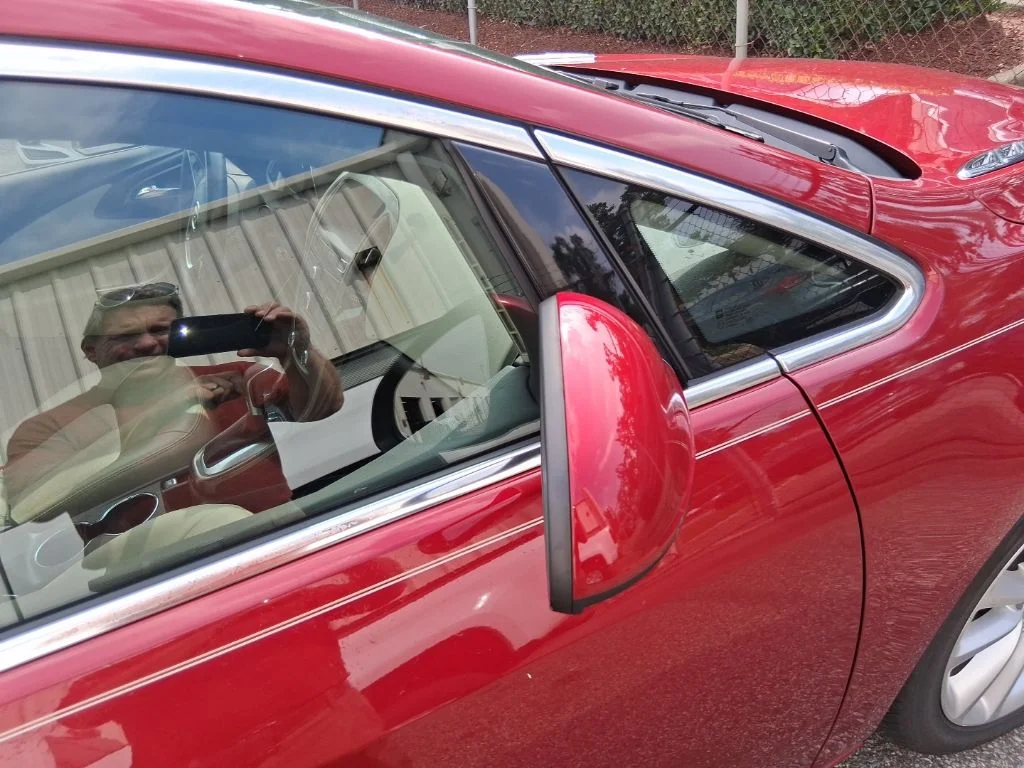Used 2014 Red Buick Convenience Group image 9