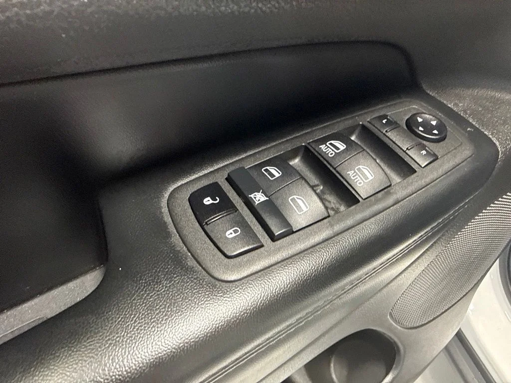 Used 2022 White Jeep Limited image 21