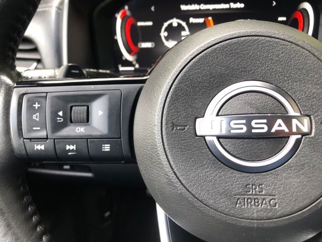 Used 2023 Champagne Silver Metallic Nissan Platinum image 26