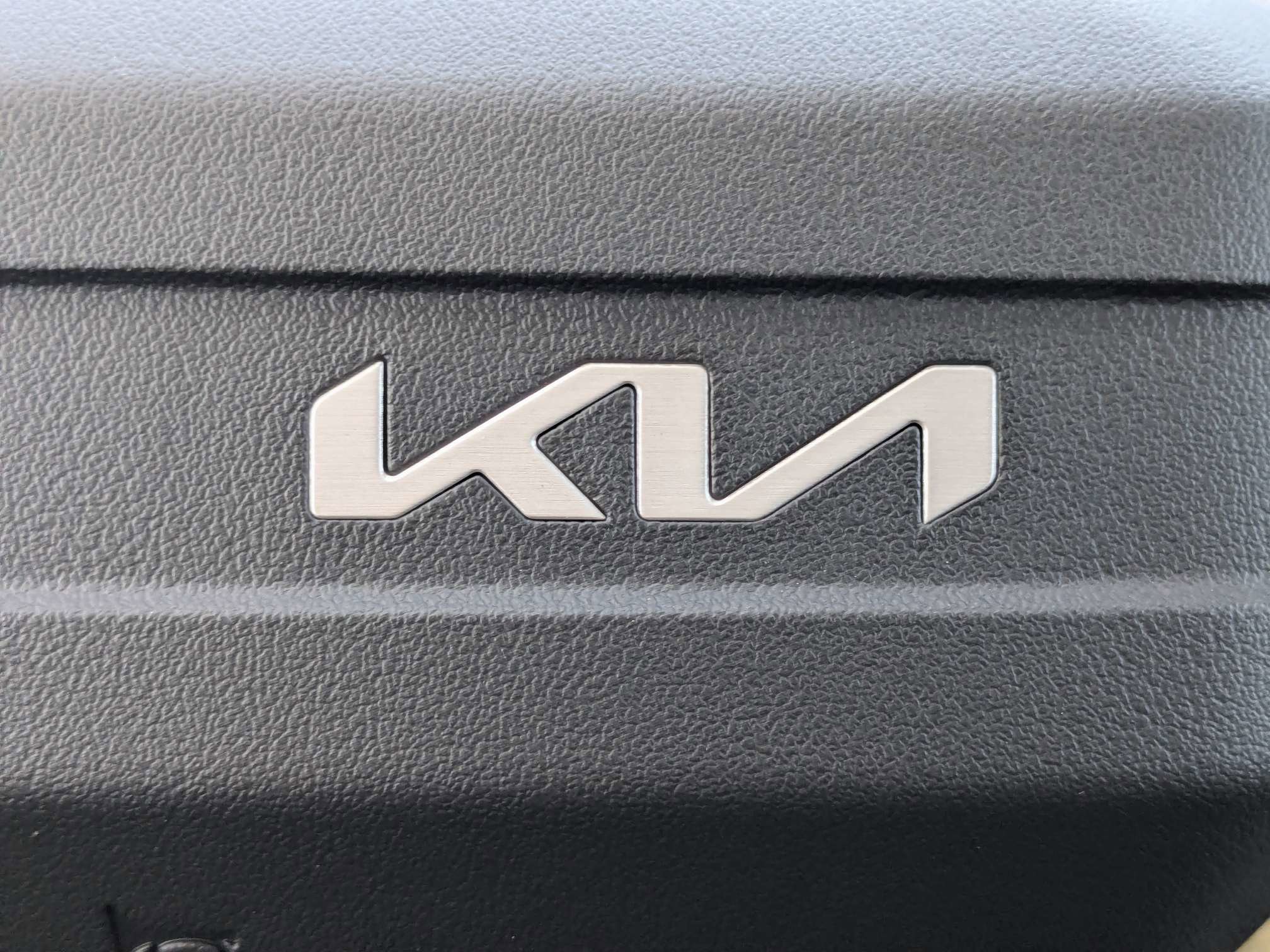New 2026 Glacial White Kia S image 33