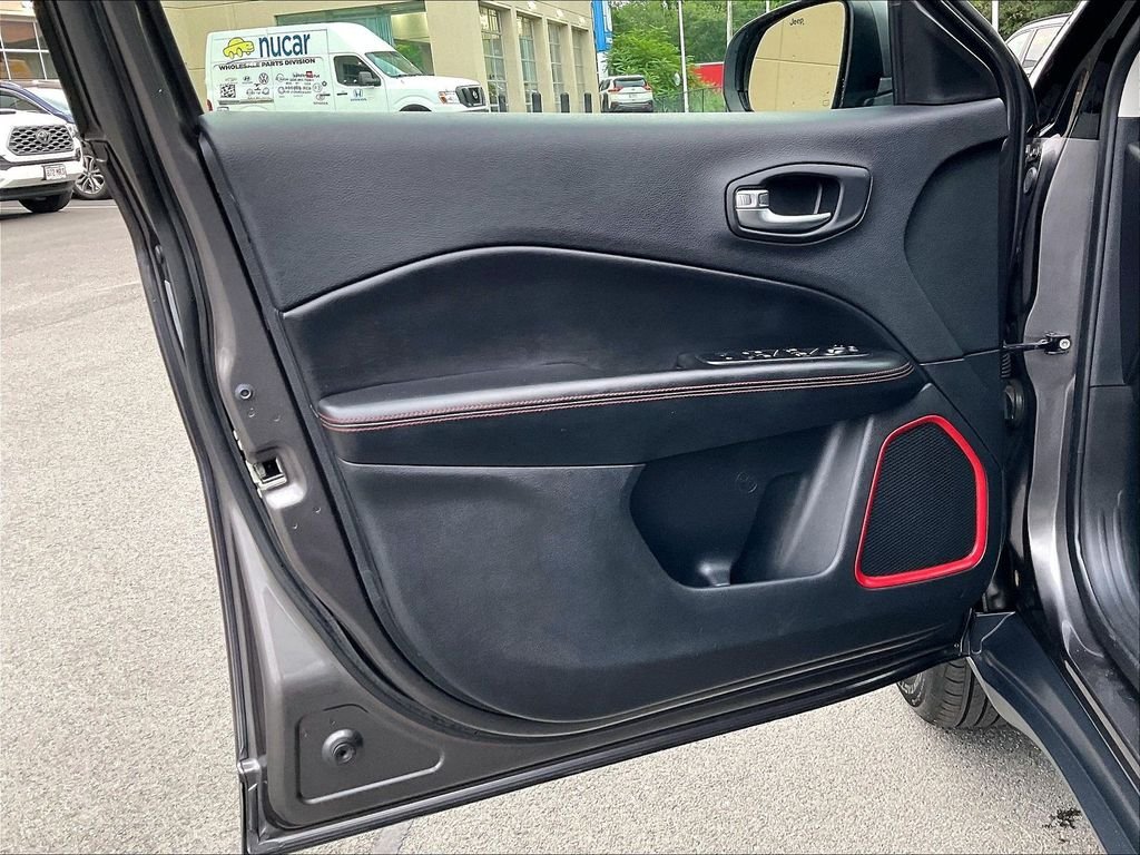 Used 2020 Granite Crystal Metallic Clearcoat Jeep Trailhawk image 9