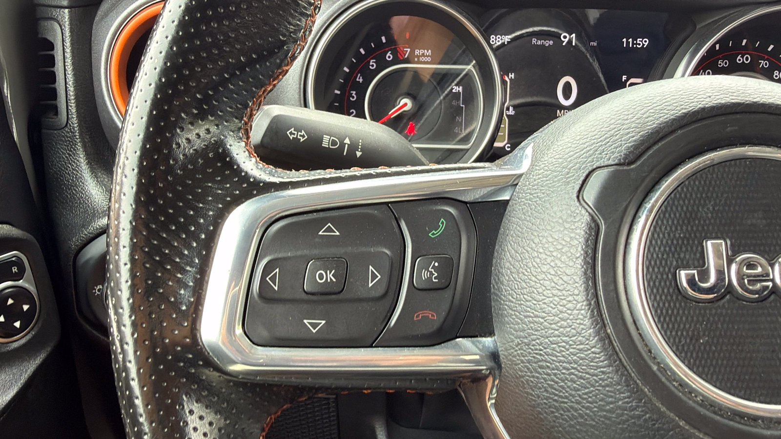 Used 2022 Sting-Gray Clearcoat Jeep Mojave image 26