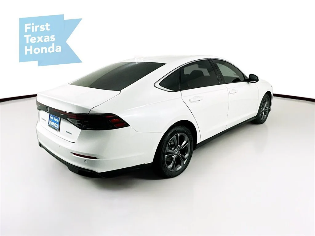 New 2026 Platinum White Pearl Honda EX-L image 7