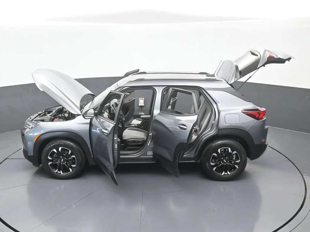Used 2021 Satin Steel Metallic Chevrolet LT image 62