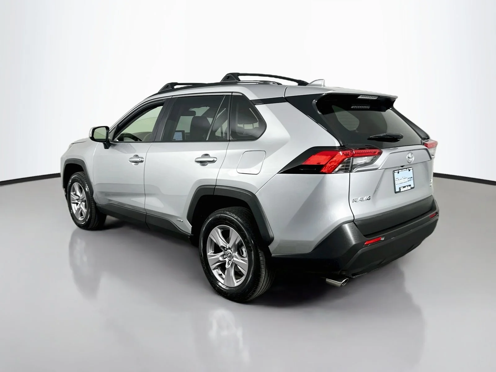 Certified Used 2025 Silver Toyota XLE image 5