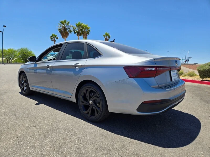New 2026 Silver Volkswagen 1.5T SE image 3