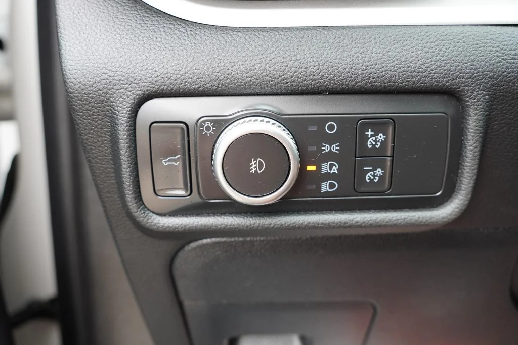 Used 2020 White Ford XLT image 26