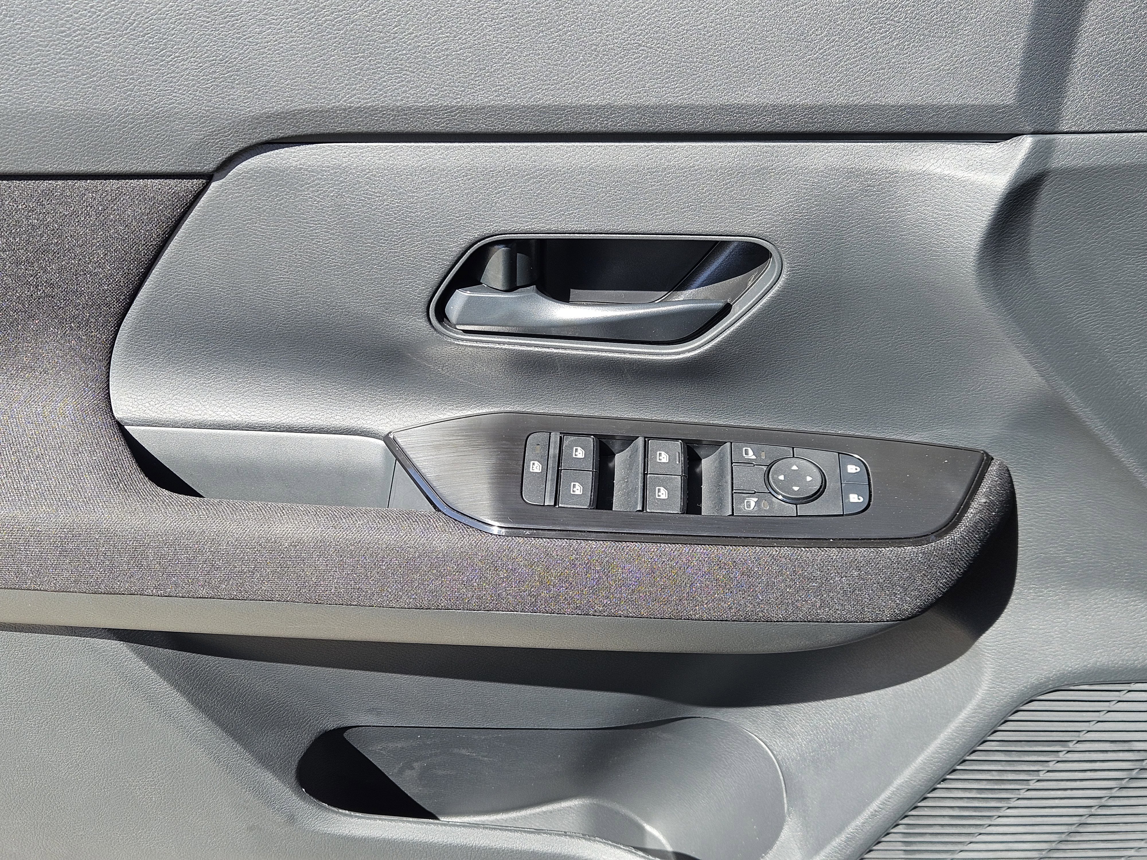 New 2026 Canyon Bronze Metallic Nissan S image 22