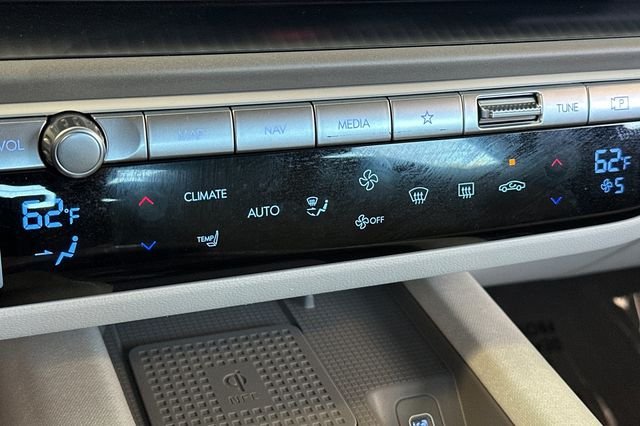 Used 2024 Blue Hyundai SEL image 23