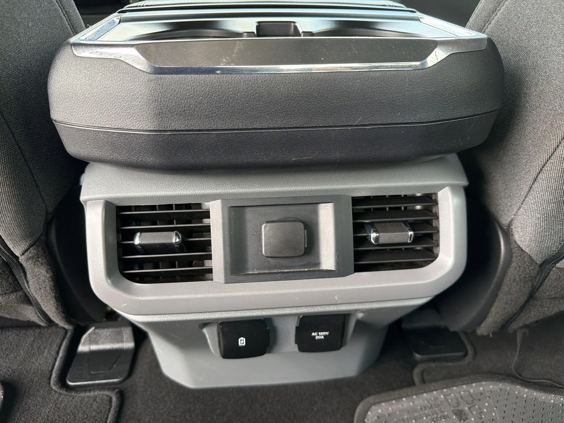 Used 2024 Black Metallic Ford XLT image 4