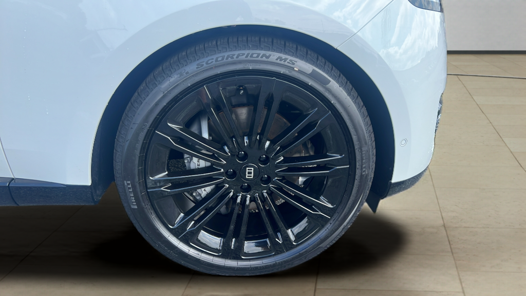 New 2027 White Land Rover SE image 21
