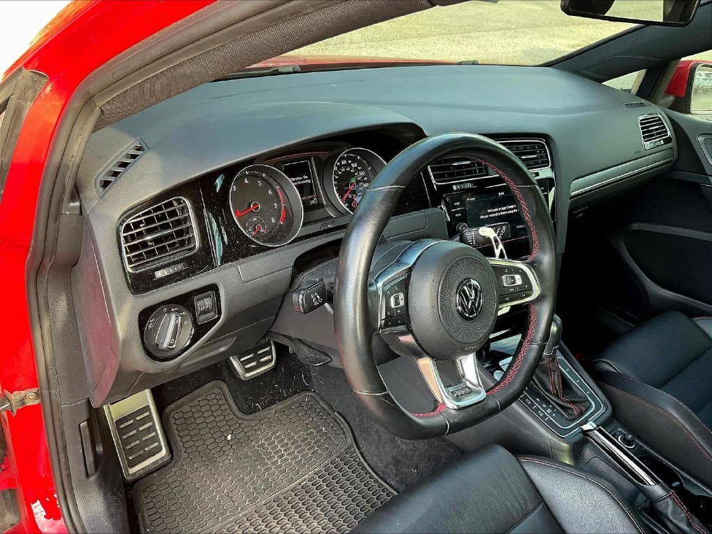 Used 2019 Tornado Red Volkswagen 2.0T S image 4