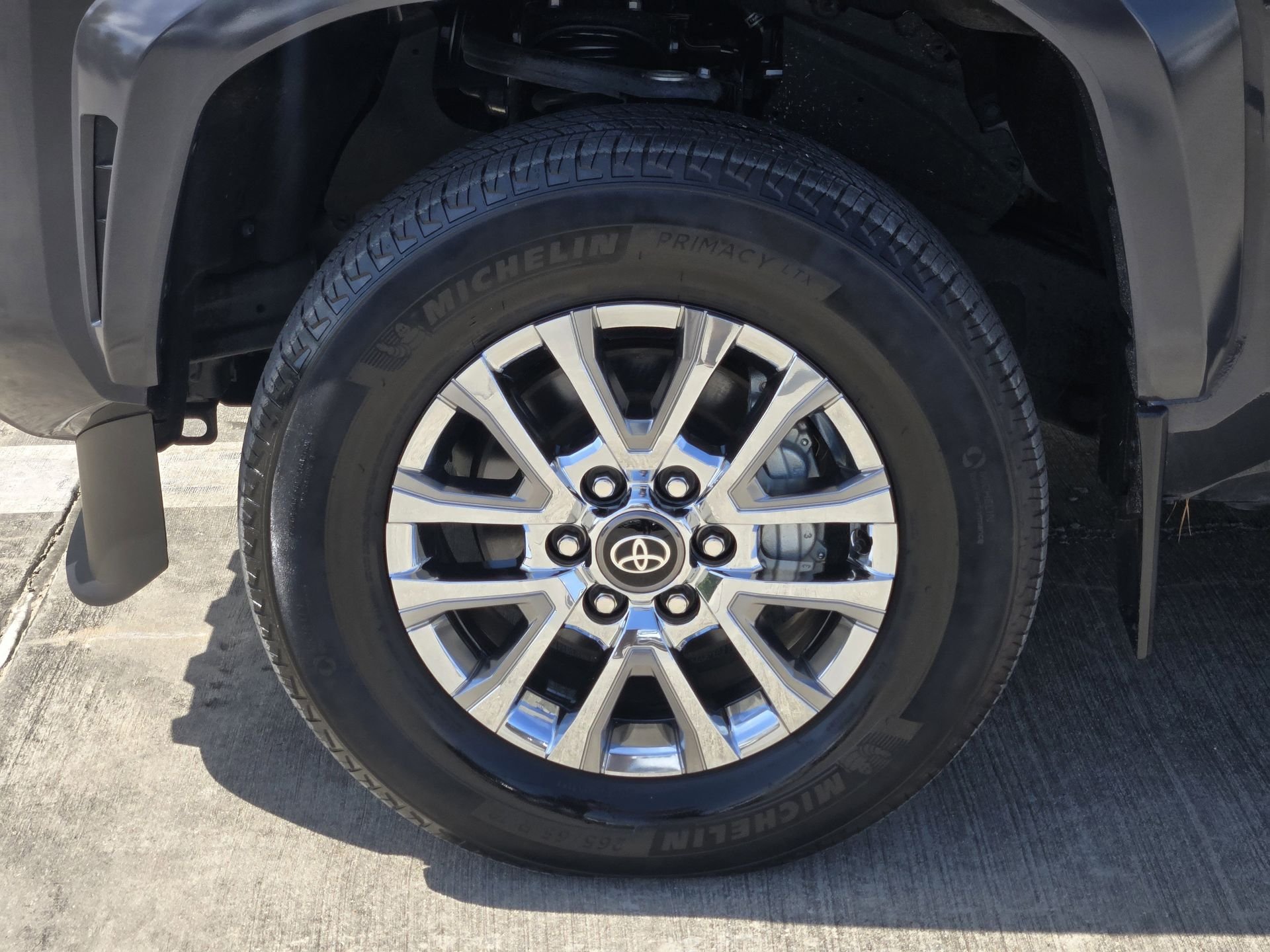 Used 2025 Underground Toyota Limited image 12