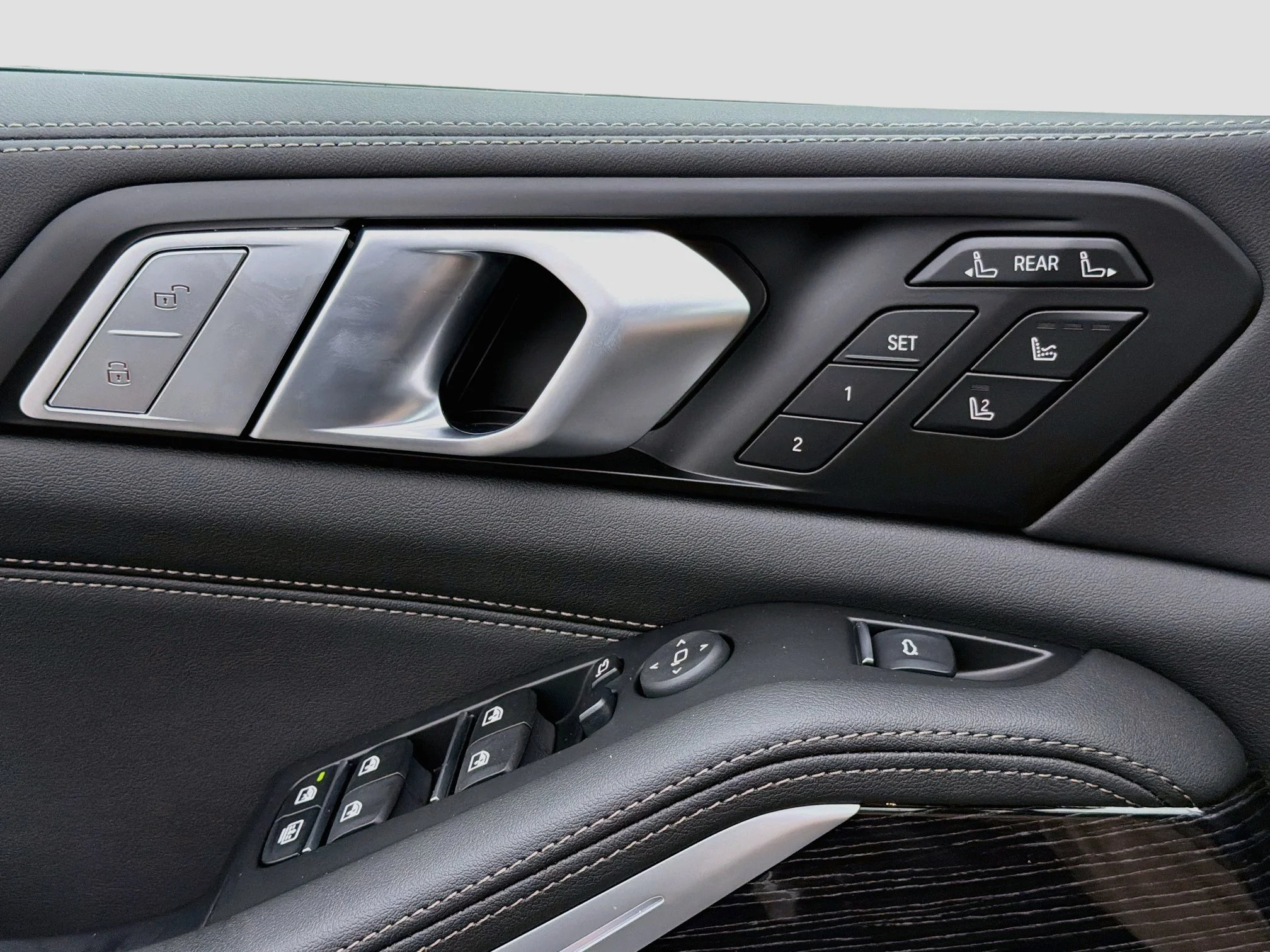 New 2027 Skyscraper Grey Metallic BMW xDrive40i image 25