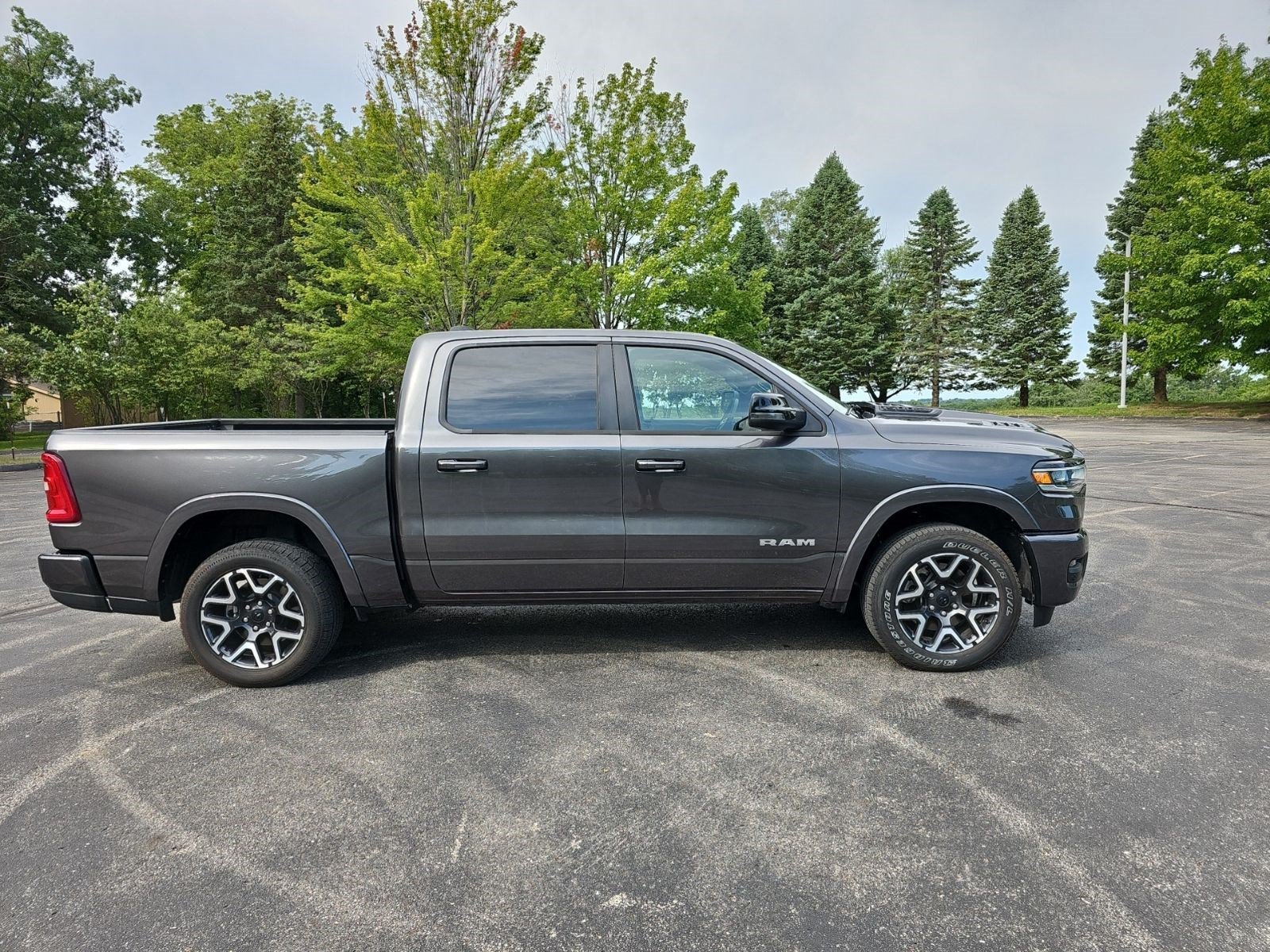 Certified Used 2025 Granite Crystal Metallic Clearcoat Ram Laramie image 6