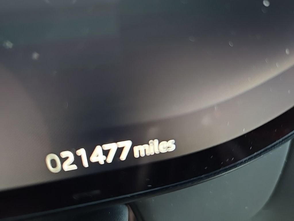 Used 2023 Ligurian Black SV Bespoke Ultra Metallic Sat Land Rover SV image 13