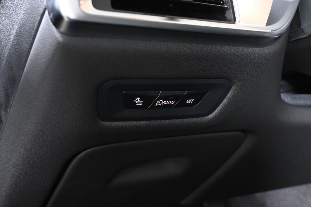 New 2026 Black Sapphire Metallic BMW xDrive40i image 26