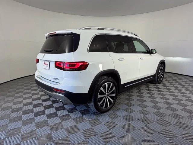 Used 2022  Mercedes-Benz GLB 250 image 9